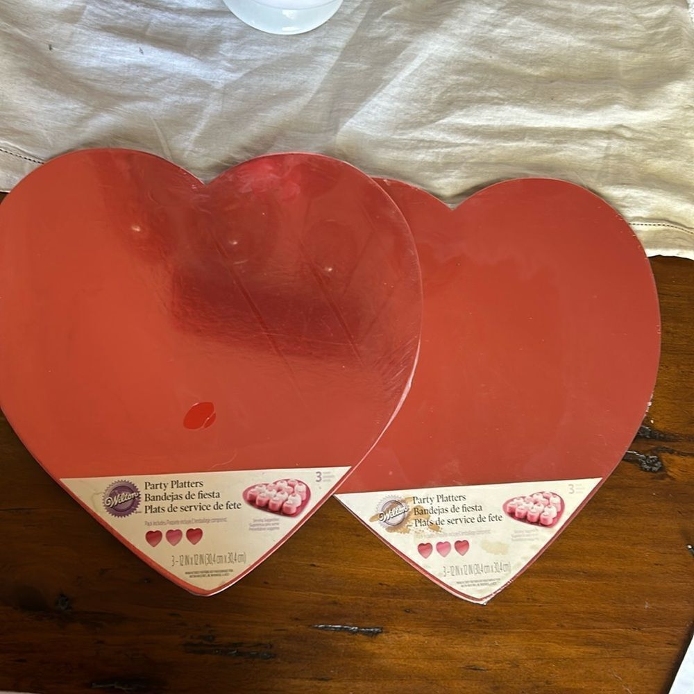 Party Planner Ser of 2 Heart Shape NWT